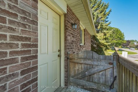 Photo 42 at 29 Campion Court, Keswick South, Georgina