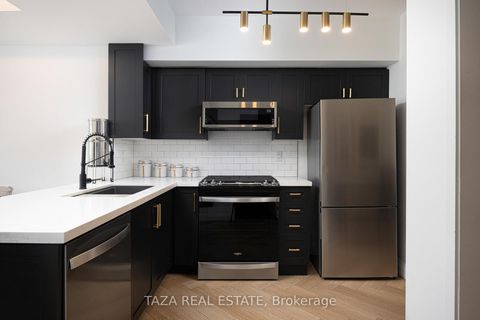 Photo 11 at 1705 - 10 Navy Wharf Court, Waterfront Communities C1, Toronto