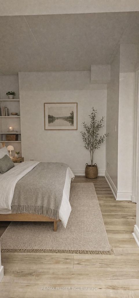 Photo 5 at 307 - 2737 Keele Street, CFB, Toronto