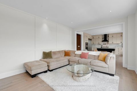 Photo 3 at 61 Strathgreen Lane, Keswick South, Georgina