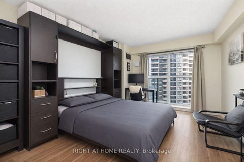 Photo 10 at 2306 - 77 Harbour Square, Waterfront Communities C1, Toronto
