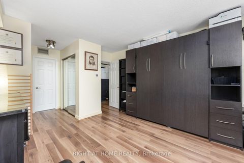 Photo 11 at 2306 - 77 Harbour Square, Waterfront Communities C1, Toronto