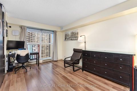 Photo 12 at 2306 - 77 Harbour Square, Waterfront Communities C1, Toronto