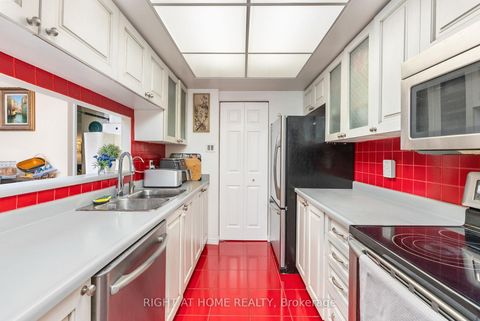 Photo 17 at 2306 - 77 Harbour Square, Waterfront Communities C1, Toronto