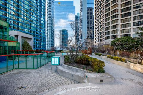 Photo 23 at 2306 - 77 Harbour Square, Waterfront Communities C1, Toronto