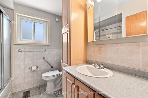 Photo 12 at 524 Silverthorn Avenue, Eglinton West, Toronto