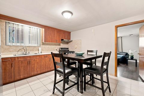 Photo 15 at 524 Silverthorn Avenue, Eglinton West, Toronto