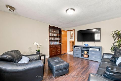 Photo 17 at 524 Silverthorn Avenue, Eglinton West, Toronto