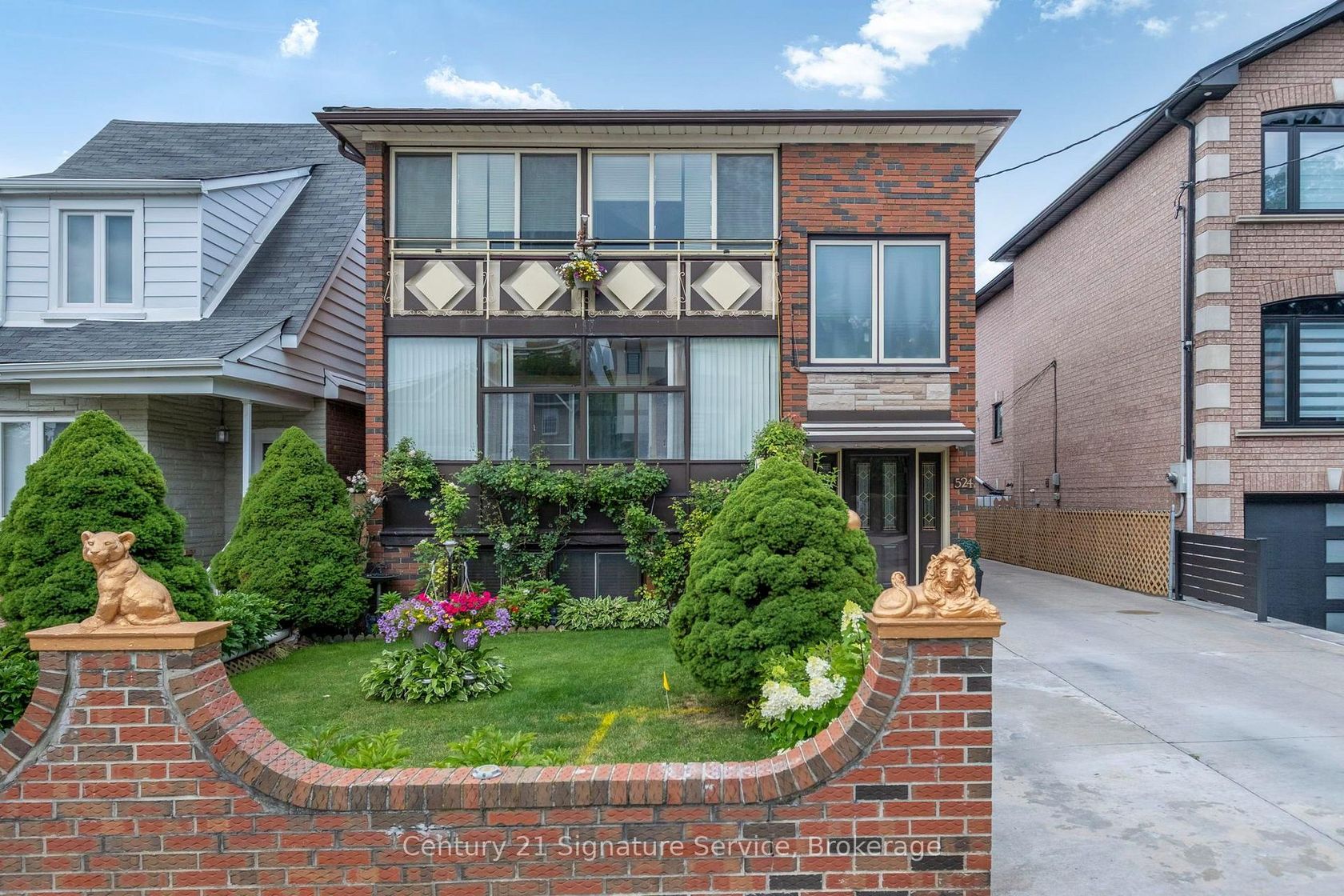524 Silverthorn Avenue, Eglinton West, Toronto photo number 2