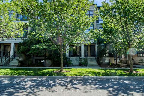 Photo 4 at 63 - 27 Eldora Avenue, Newtonbrook West, Toronto