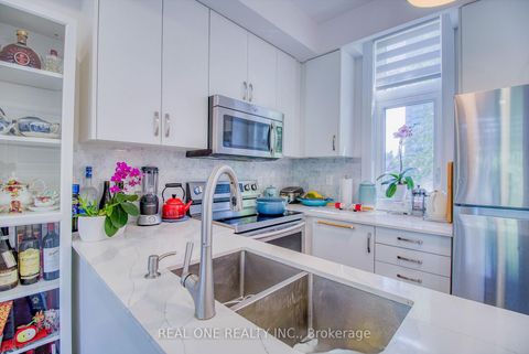 Photo 7 at 63 - 27 Eldora Avenue, Newtonbrook West, Toronto