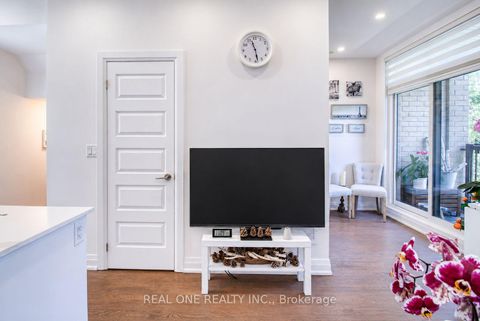 Photo 14 at 63 - 27 Eldora Avenue, Newtonbrook West, Toronto