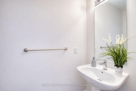 Photo 17 at 63 - 27 Eldora Avenue, Newtonbrook West, Toronto