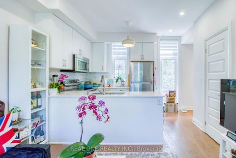 Photo 18 at 63 - 27 Eldora Avenue, Newtonbrook West, Toronto