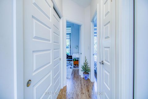 Photo 23 at 63 - 27 Eldora Avenue, Newtonbrook West, Toronto