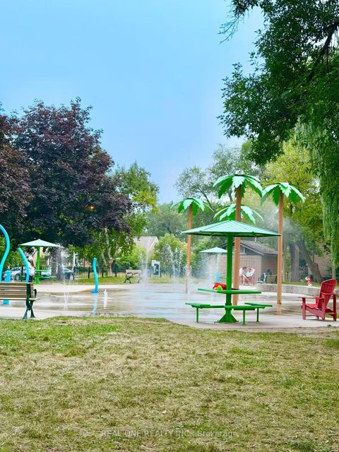 Photo 35 at 63 - 27 Eldora Avenue, Newtonbrook West, Toronto