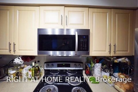 Photo 2 at 207 - 30 Harrison Garden Boulevard, Willowdale East, Toronto