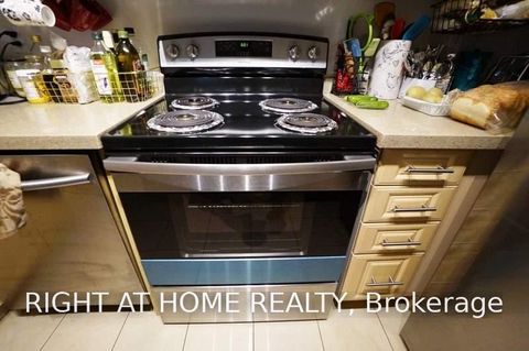 Photo 3 at 207 - 30 Harrison Garden Boulevard, Willowdale East, Toronto