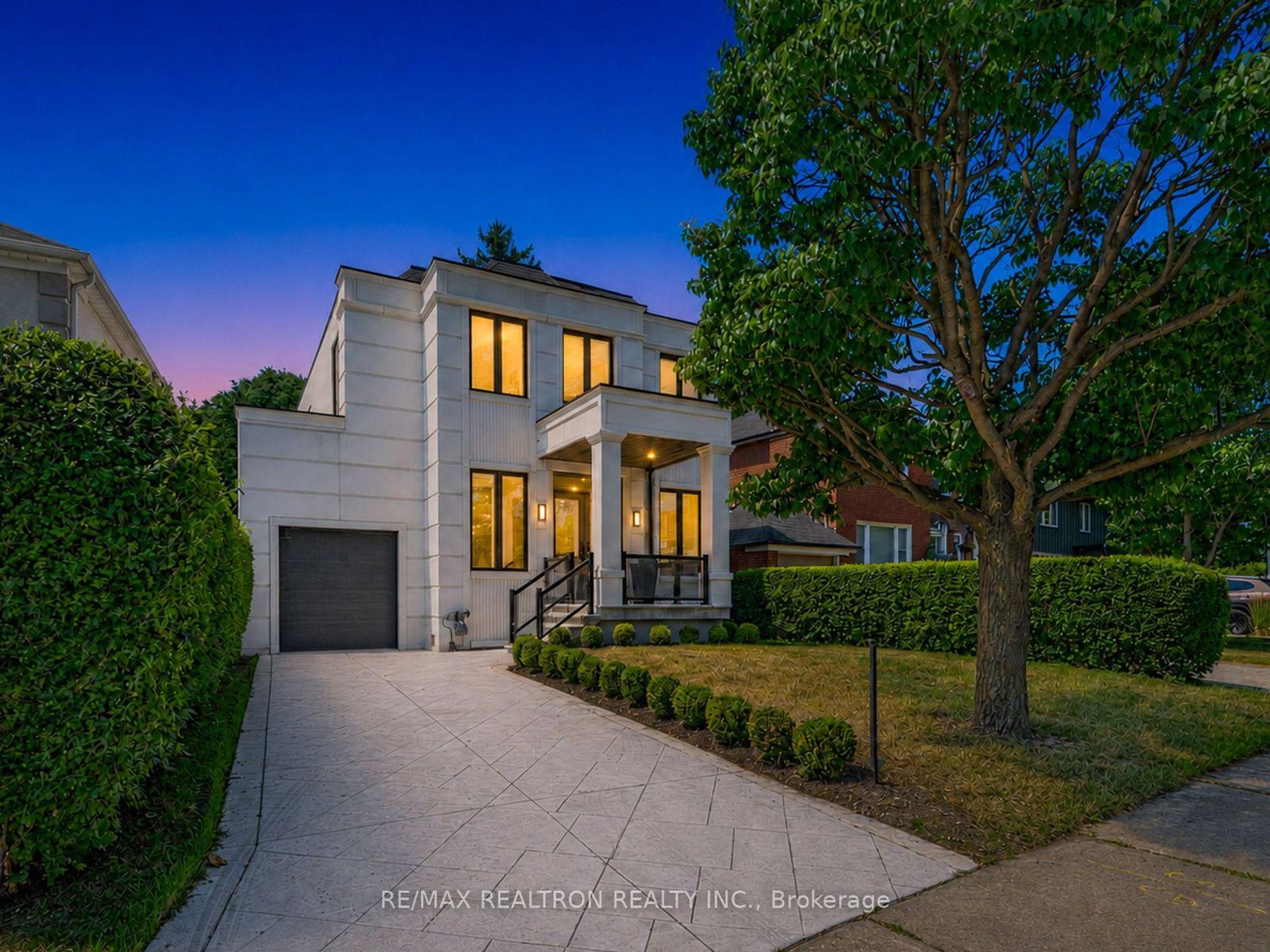 303 Ridley Boulevard, Westgate, Toronto 