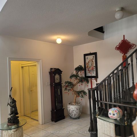 Photo 15 at 78 Pieta Place, Vellore Village, Vaughan