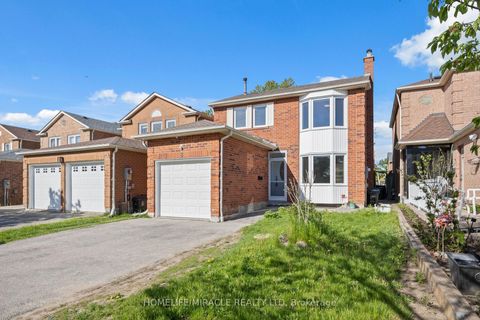 Photo 2 at 8 Lansbury Drive, Agincourt North, Toronto