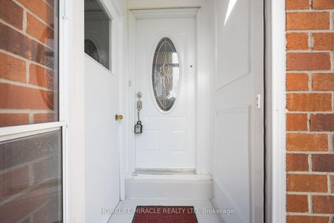 Photo 4 at 8 Lansbury Drive, Agincourt North, Toronto