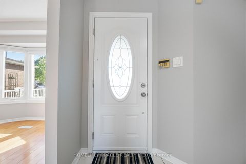 Photo 5 at 8 Lansbury Drive, Agincourt North, Toronto