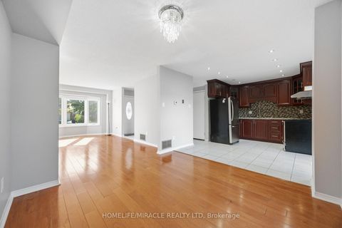 Photo 9 at 8 Lansbury Drive, Agincourt North, Toronto