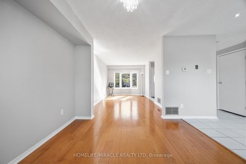 Photo 10 at 8 Lansbury Drive, Agincourt North, Toronto