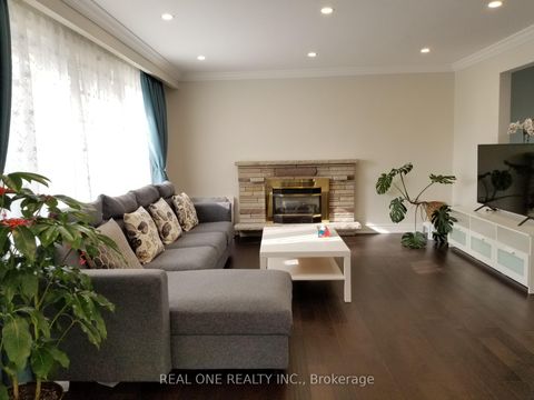 Photo 9 at 26 Applefield Drive, Bendale, Toronto