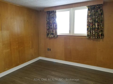 Photo 37 at 26 Applefield Drive, Bendale, Toronto