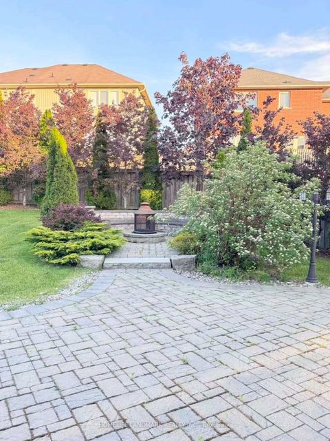 Photo 17 at 98 Stoyell Drive, Jefferson, Richmond Hill
