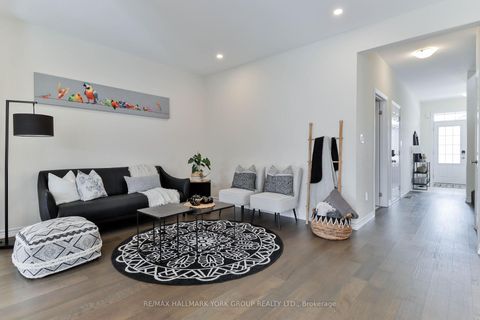 Photo 4 at 434 Ritas Avenue, Summerhill Estates, Newmarket