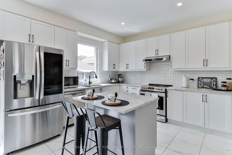 Photo 8 at 434 Ritas Avenue, Summerhill Estates, Newmarket