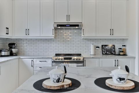 Photo 10 at 434 Ritas Avenue, Summerhill Estates, Newmarket