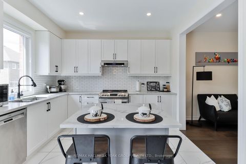 Photo 13 at 434 Ritas Avenue, Summerhill Estates, Newmarket