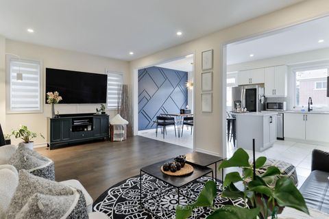 Photo 14 at 434 Ritas Avenue, Summerhill Estates, Newmarket