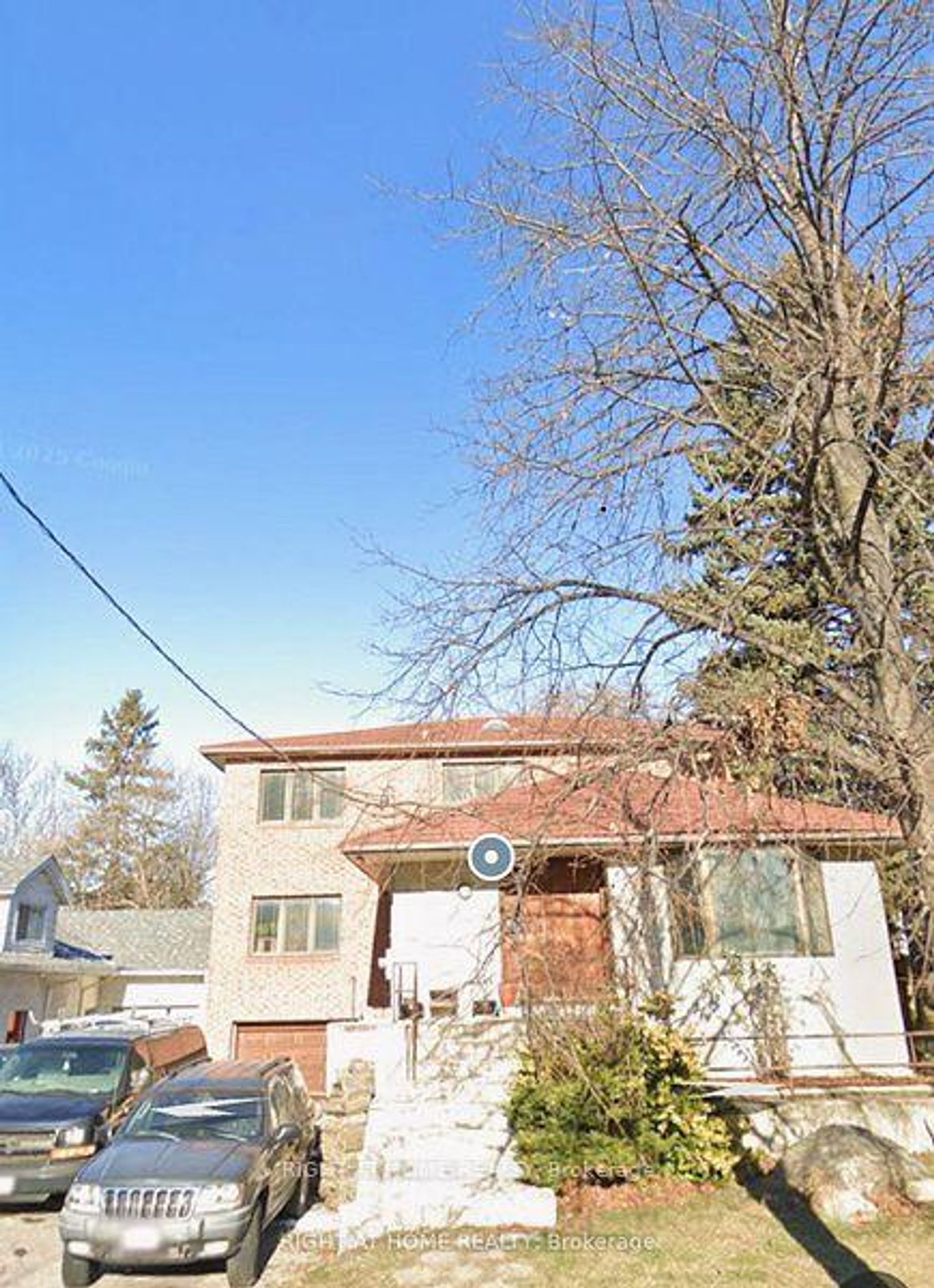 16 Connaught Avenue, Newtonbrook West, Toronto 