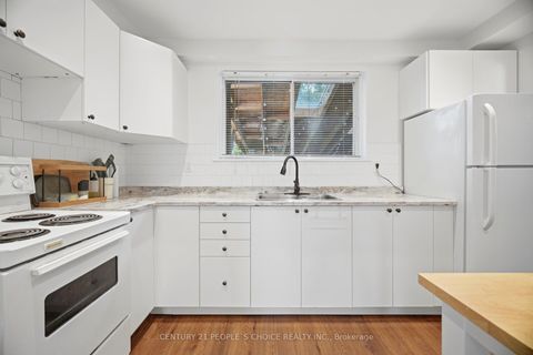 Photo 11 at 4 Furness Crescent, Clairville, Toronto