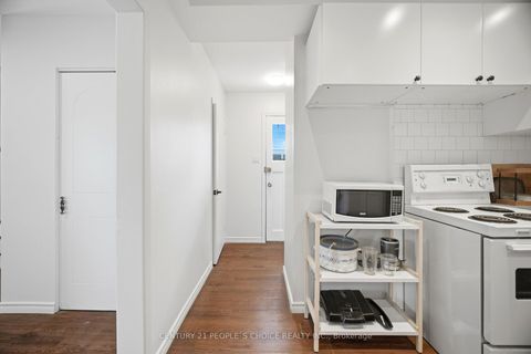 Photo 14 at 4 Furness Crescent, Clairville, Toronto