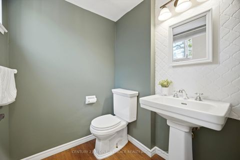 Photo 15 at 4 Furness Crescent, Clairville, Toronto