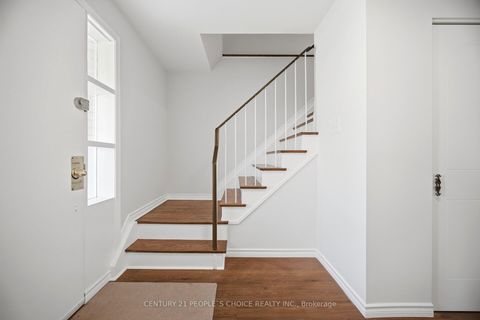 Photo 16 at 4 Furness Crescent, Clairville, Toronto