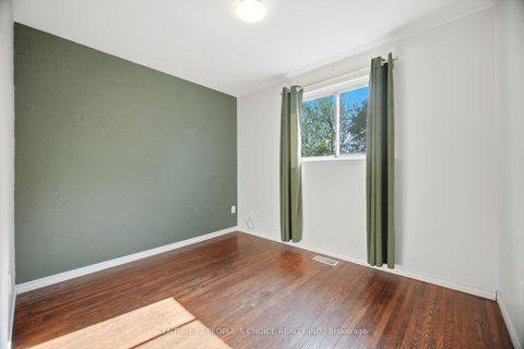 Photo 21 at 4 Furness Crescent, Clairville, Toronto