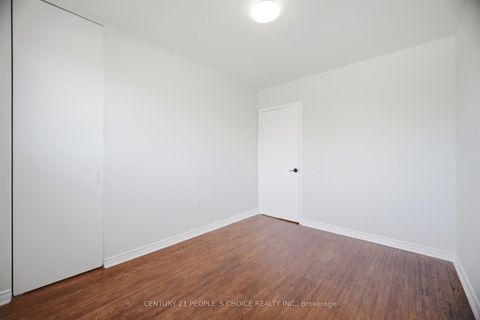 Photo 22 at 4 Furness Crescent, Clairville, Toronto