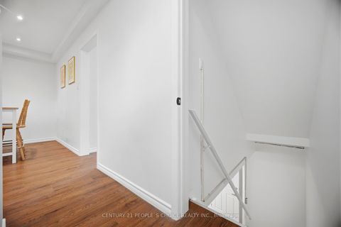 Photo 24 at 4 Furness Crescent, Clairville, Toronto