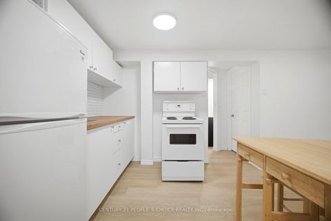 Photo 28 at 4 Furness Crescent, Clairville, Toronto