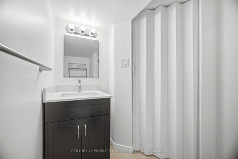 Photo 33 at 4 Furness Crescent, Clairville, Toronto