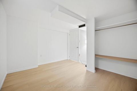 Photo 35 at 4 Furness Crescent, Clairville, Toronto