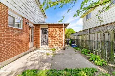 Photo 37 at 4 Furness Crescent, Clairville, Toronto