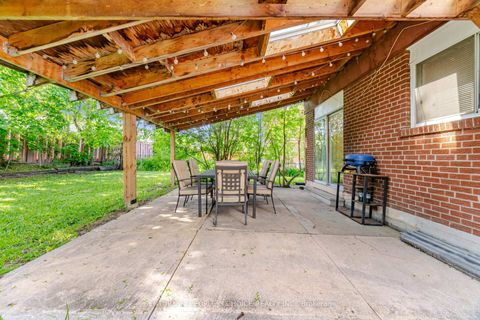 Photo 40 at 4 Furness Crescent, Clairville, Toronto